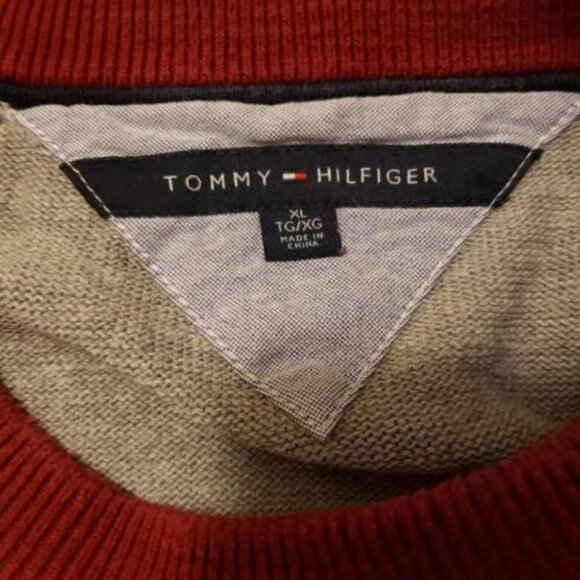 Tommy Hilfiger Men's XL Raglan Sleeve Sweater Gray, Blue And Red - Picture 2 of 6